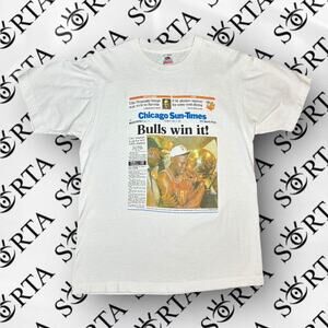 VTG 1991 NBA Chicago Bulls Michael Jordan Newspaper Print Shirt